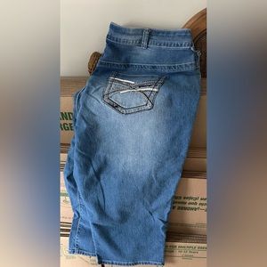 Venezia Jean Capri - Size 24